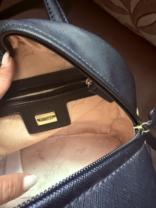 Guess оригинална раничка