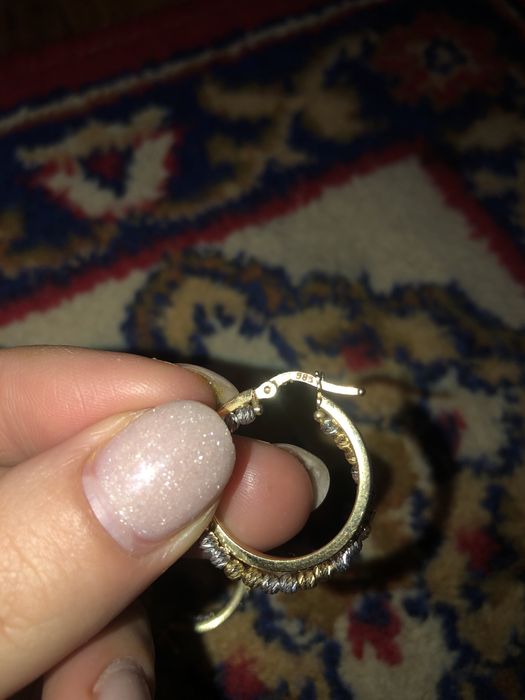 Продам золотые серьги