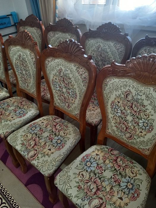 Срочно продам комплект стол и стулья