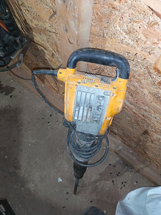 PicamerDewalt și laser rotativ nou nefolosit ,se vând