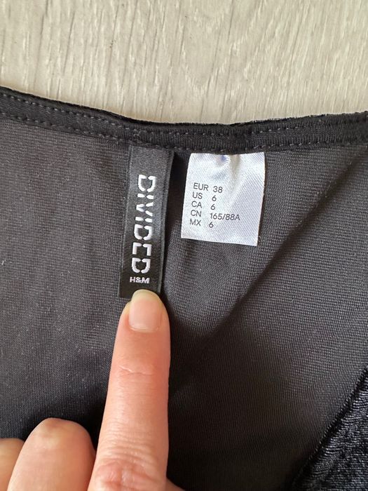 Черна Рокля на марката H&M