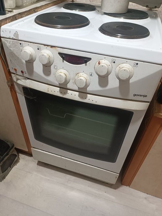Продам электро плиту