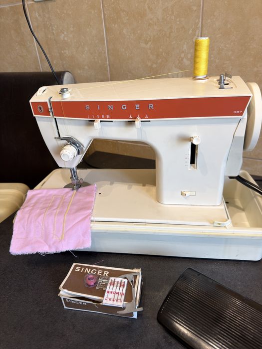 Mașină de cusut  SINGER Model 367