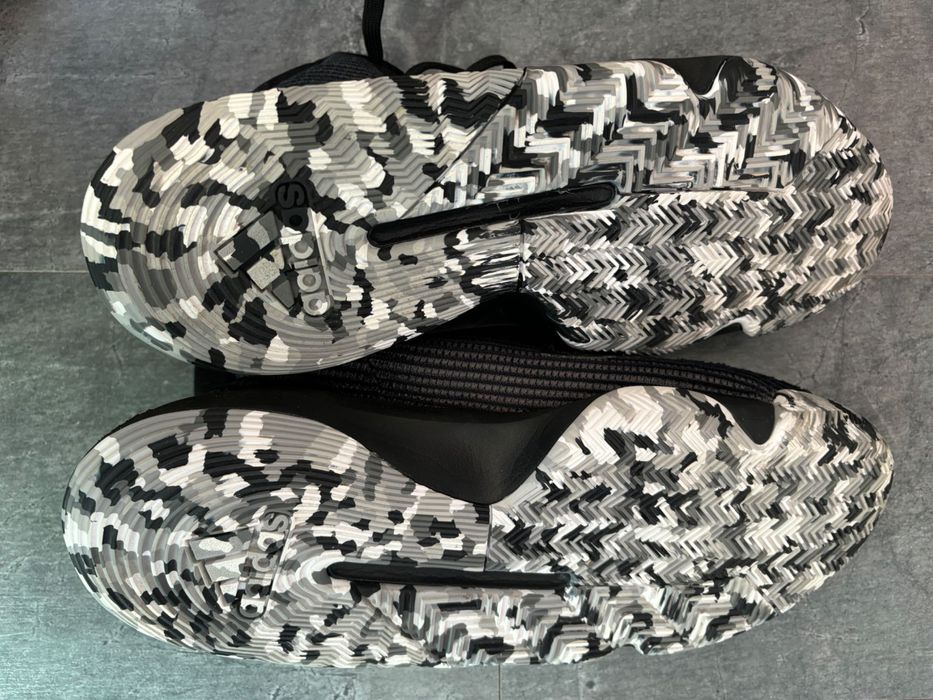 Мъжки баскетболни кецове Adidas