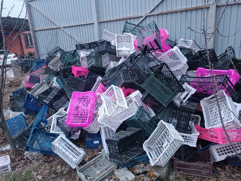 Пластмассовые ящики, коробки