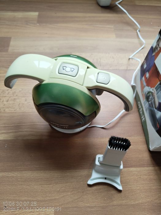 Aspirator Orb-it alb cu acumulator 4.8V NiMh Black+Decker, 180 ml