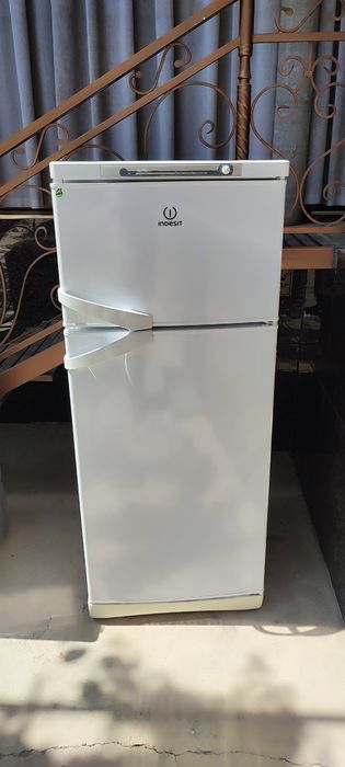 Indesit холодильник