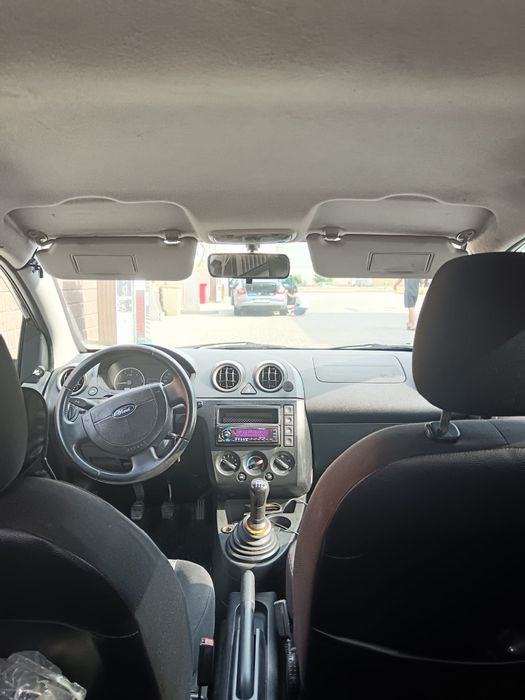 Vând Ford Fiesta 1.4tdci 2004 E4