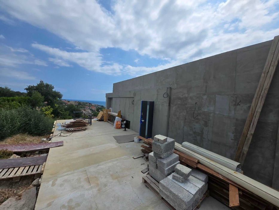 Голяма къща с морска панорама