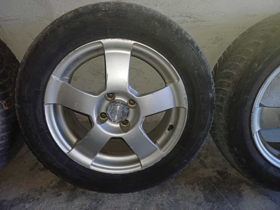 Гуми с джанти- 15 цола