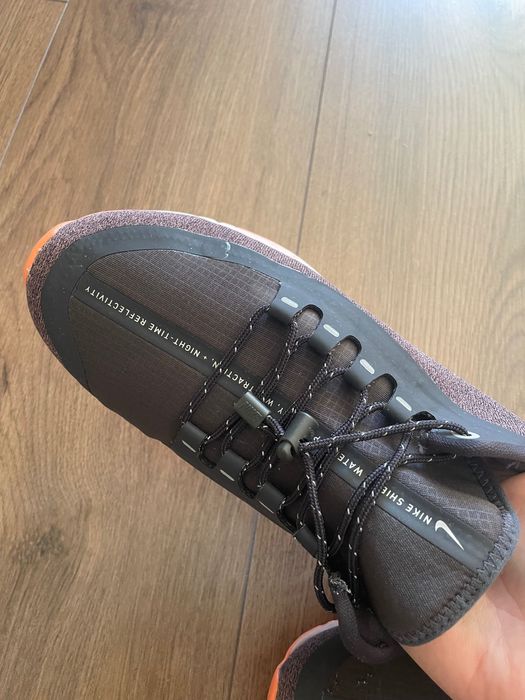 Nike маратонки водоустойчиви 39 номер
