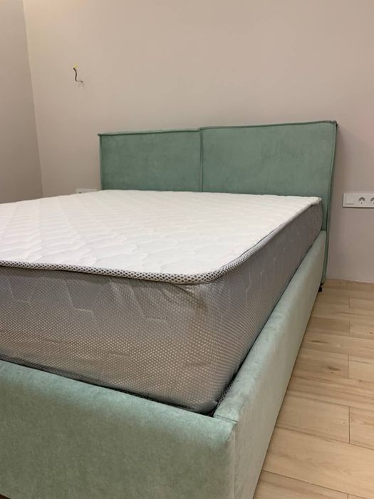 Мягкая двухспальная кровать Лофт