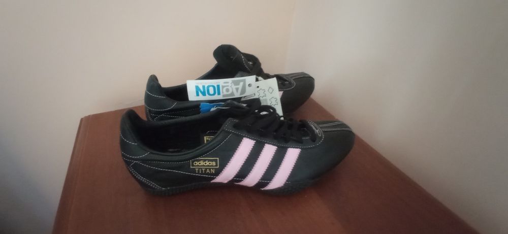 Кроссовки adidas