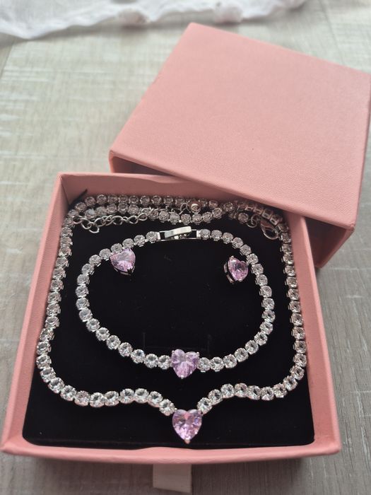 Set Tennis cu inima roz Set Bijuterii Inimă Radiantă – Cadoul Perfect