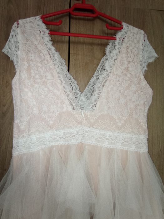 Rochie elegantă cu dantela