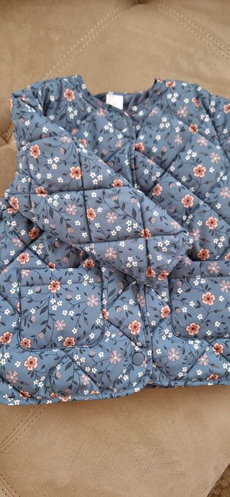 Пролетно/есенно яке за момиче. HM. Размер 98. Като ново.