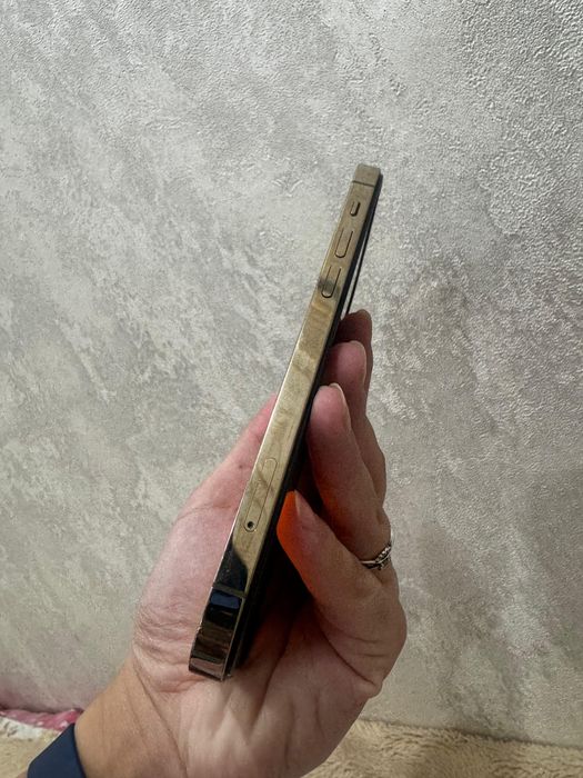 Продам айфон 12 про