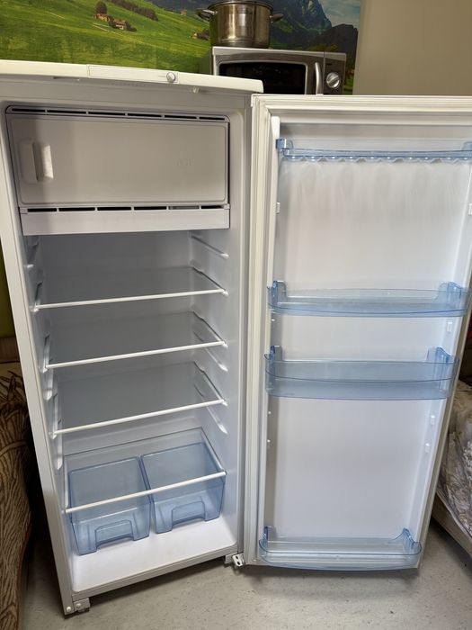 Холодильник Бирюса