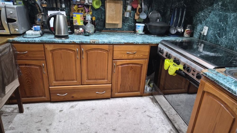 Кухонная мебель из дерево сосна