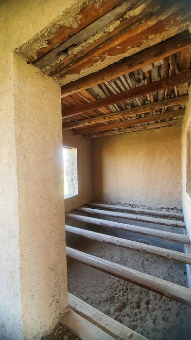 Добротный дом с деревянным каркасом с теплицей в 10 км от Ташкента.