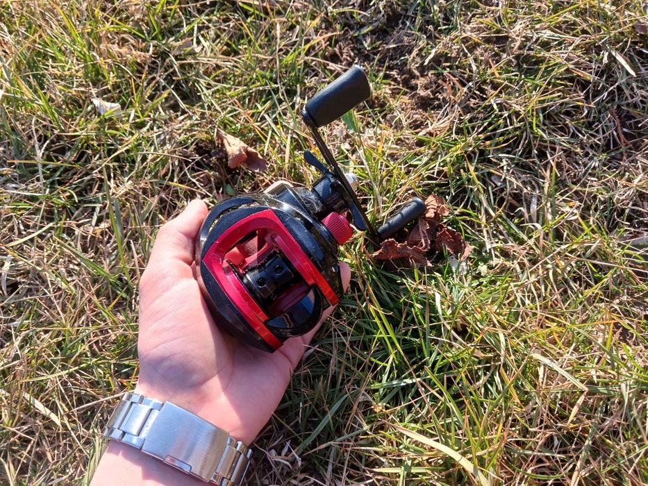 Baitcast fishing reel макара