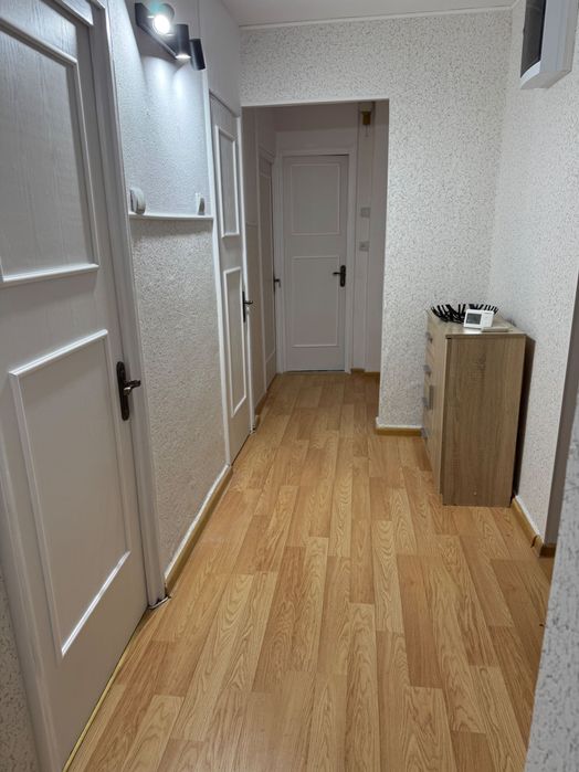 Închiriez apartament mobilat utilat + parcare