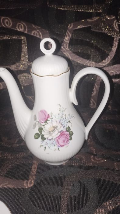 Продам недорого сервиз