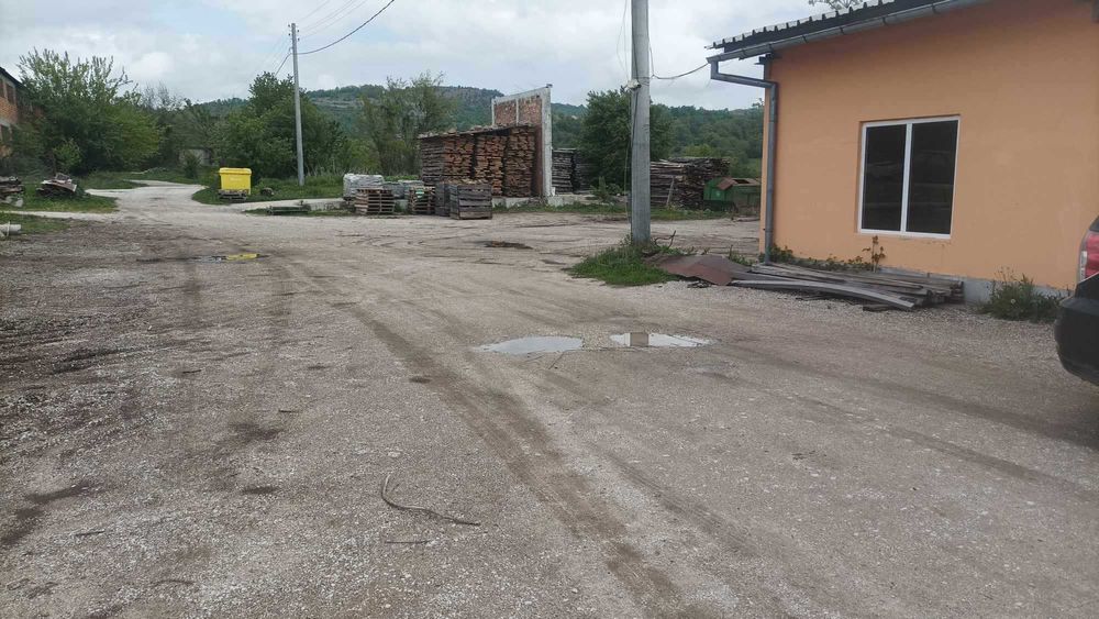 Продава се Промишлена сграда в Трявна - 1528 кв.м за 117 €/кв.м - Снимка #1