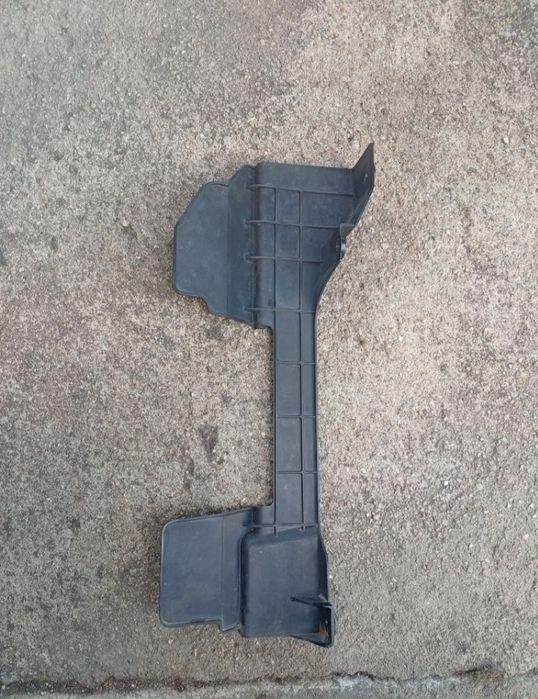 Ветробран радиатор Hyundai Santa Fe 2.2 фейслифт