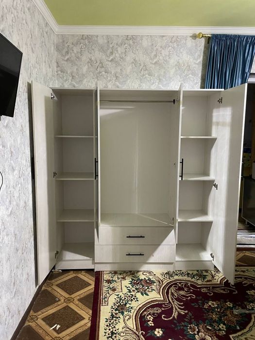 Shkaf sotiladi dastafka ustanovka bepul