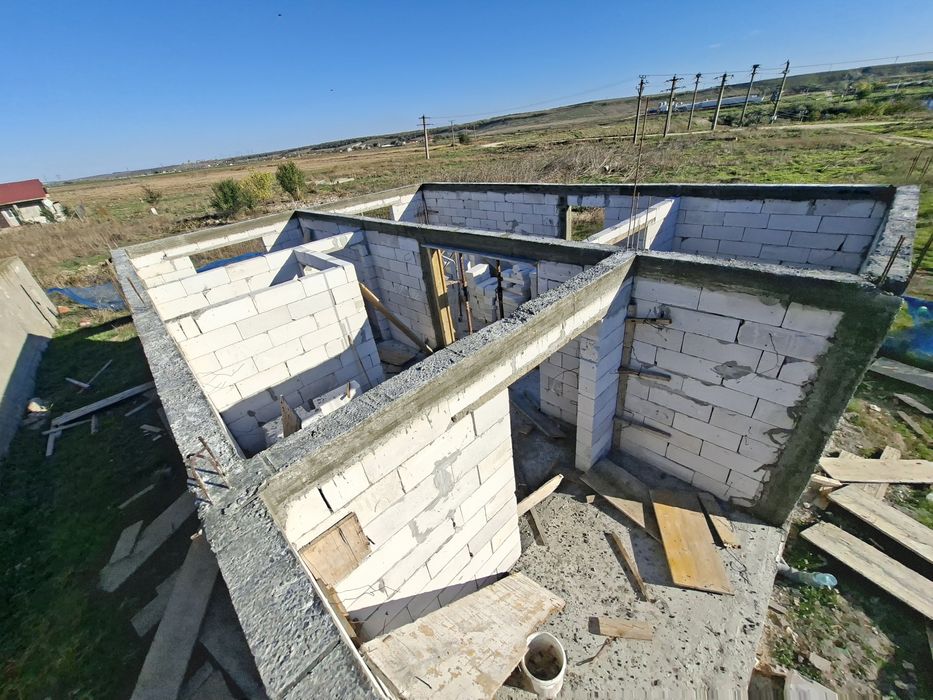 Vand  Casă P+M in Poarta Alba Nord
