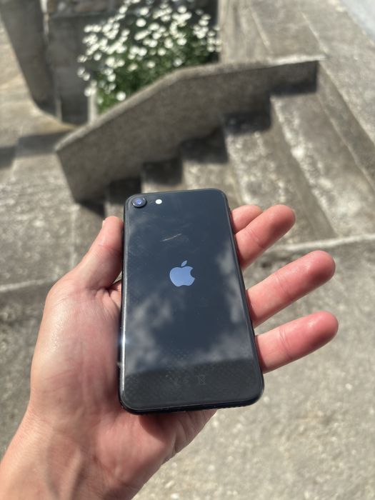 Iphone SE 2020 цената е по договаряне