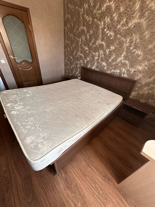 Продам кровать двуспальная 2м на 1.6м