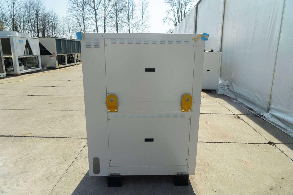 Chiller/Pompă de căldură răcit cu apă CLIMAVENETA NX-W-Y-H 0302 – 96.7 kW/107 kW | chiller 100 kw pret | Outlet