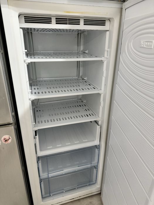 Продам морозильник