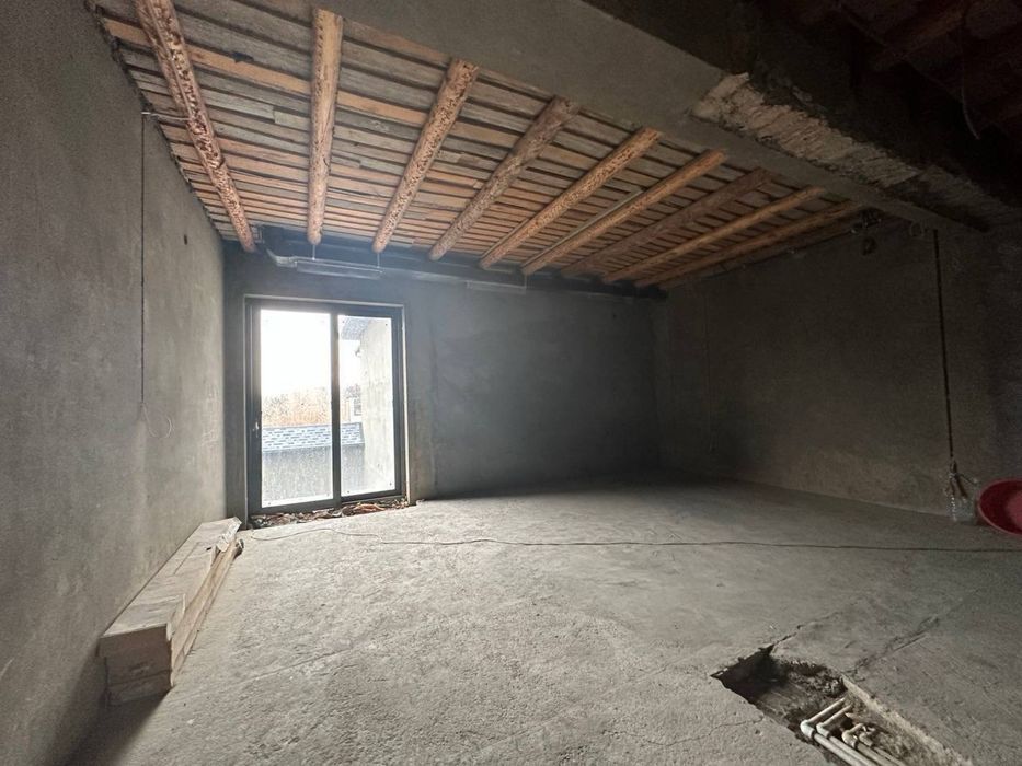 Метро Буюк Ипак Йули, Британская школа Дом 430 кв.м