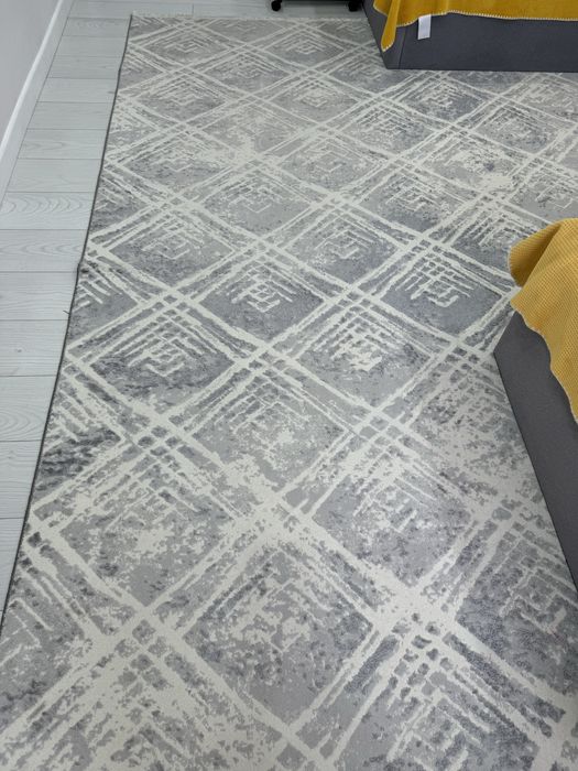 Продам ковер в отличном состоянии