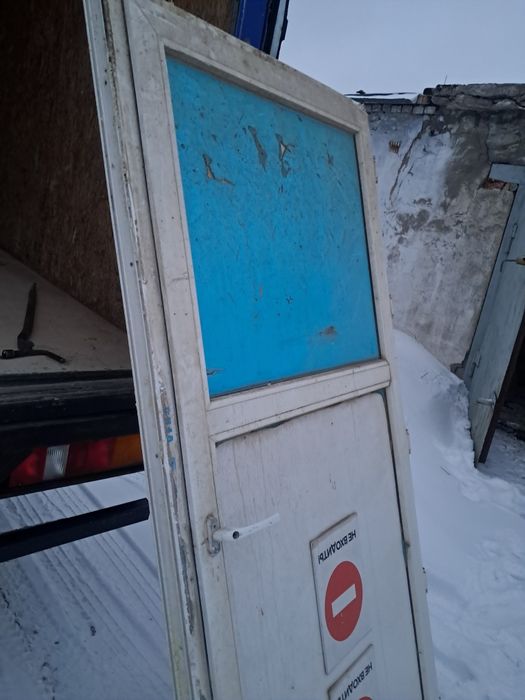 Продам  дверь пластик