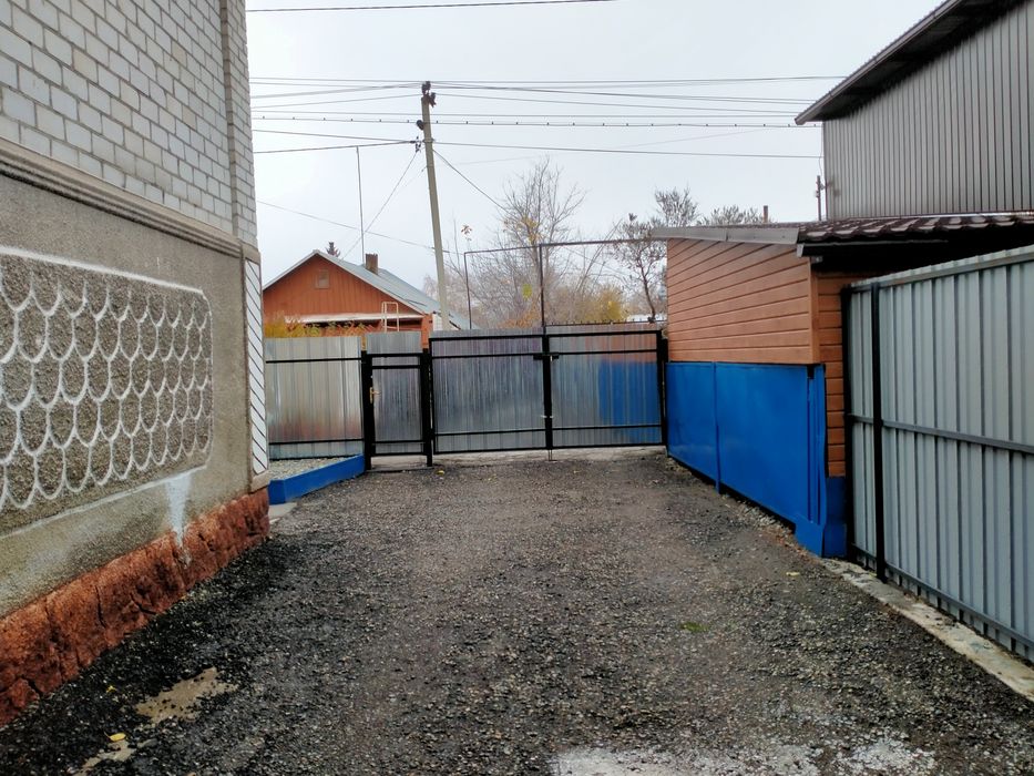 Продаётся дом, двух этажный района Хутор.