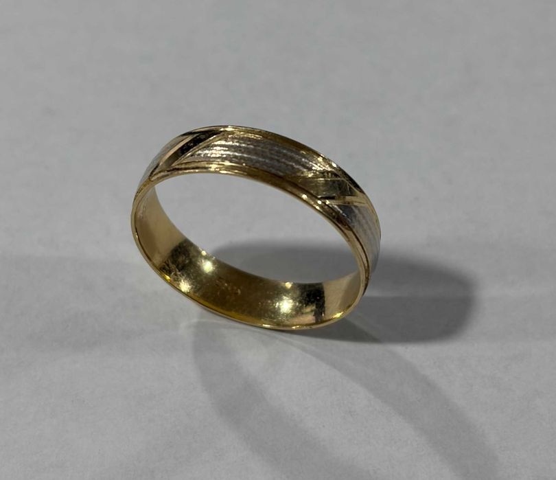 Златен пръстен 2.9 грама 14 карата