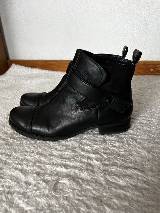 Оригинални зимни боти и кубинки