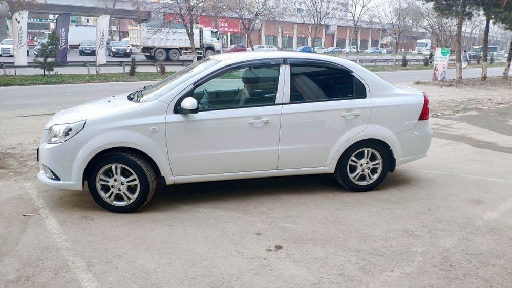 Продаётся Nexia 3