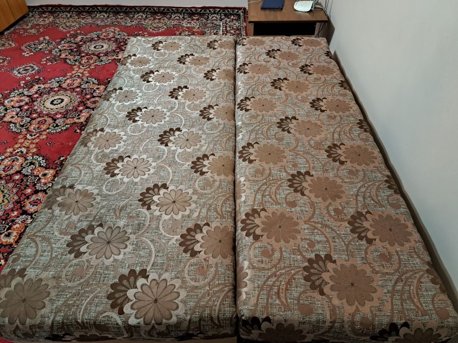 Сервант Германия (ГДР) и диван