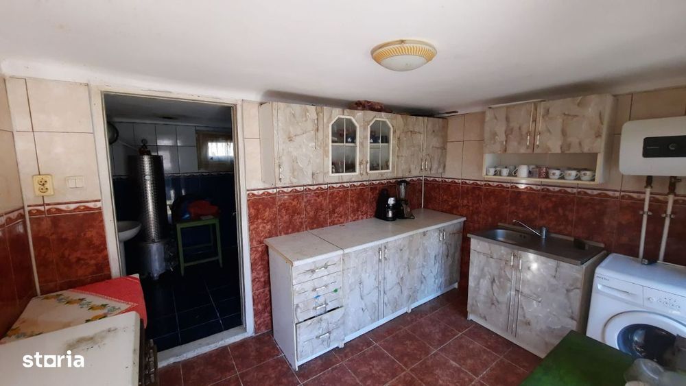 Vând proprietate în sat Brătești, com. Șirna, jud. Prahova