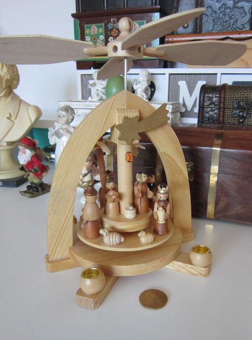 cadou rar  Carusel  Erzgebirge Scena Nasterii Germania 1980