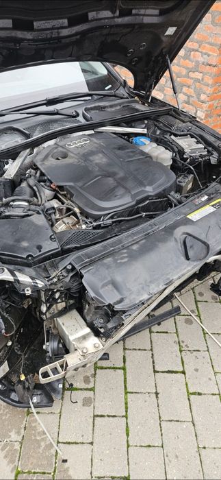 A4 quatrro 2016 196 cp  avariat