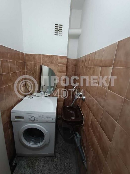 Продава се Двустаен апартамент в Пловдив, Център - 68 кв.м за 2187 €/кв.м - Снимка #7