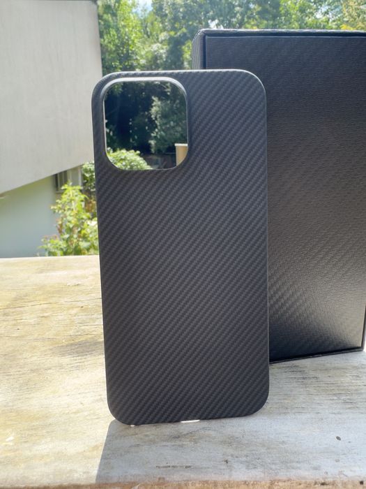 iPhone 16 Pro Max Карбонов кейс