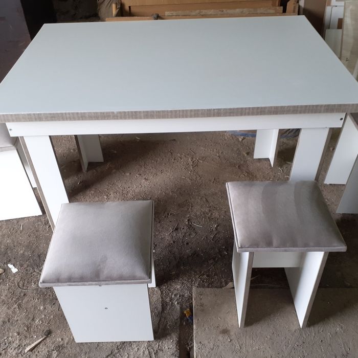 Кухонные столы и табуретки