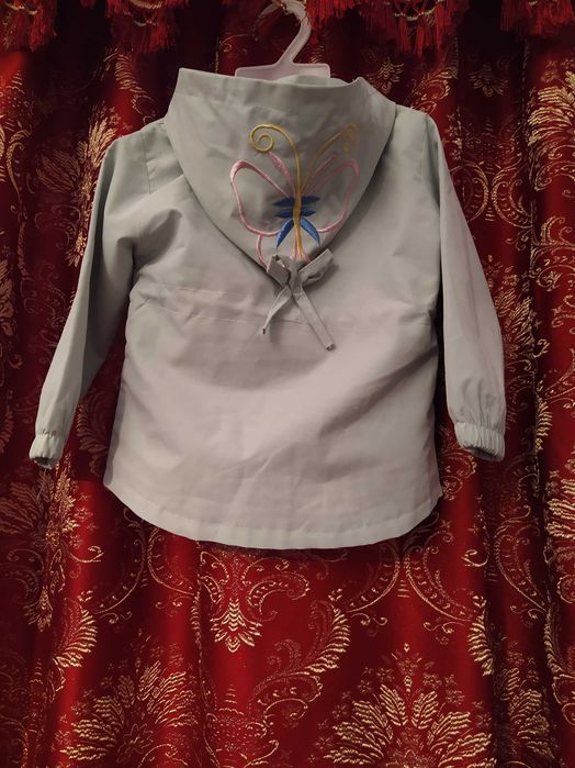 Продаётся курточка на девочку